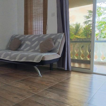 Dovass Self Catering Apartments Takamaka Ngoại thất bức ảnh