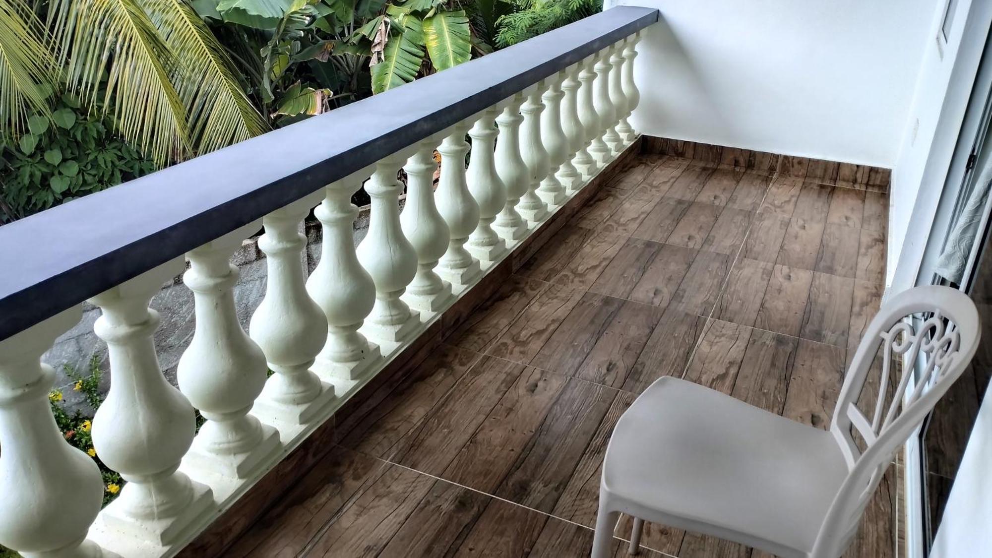 Dovass Self Catering Apartments Takamaka Ngoại thất bức ảnh