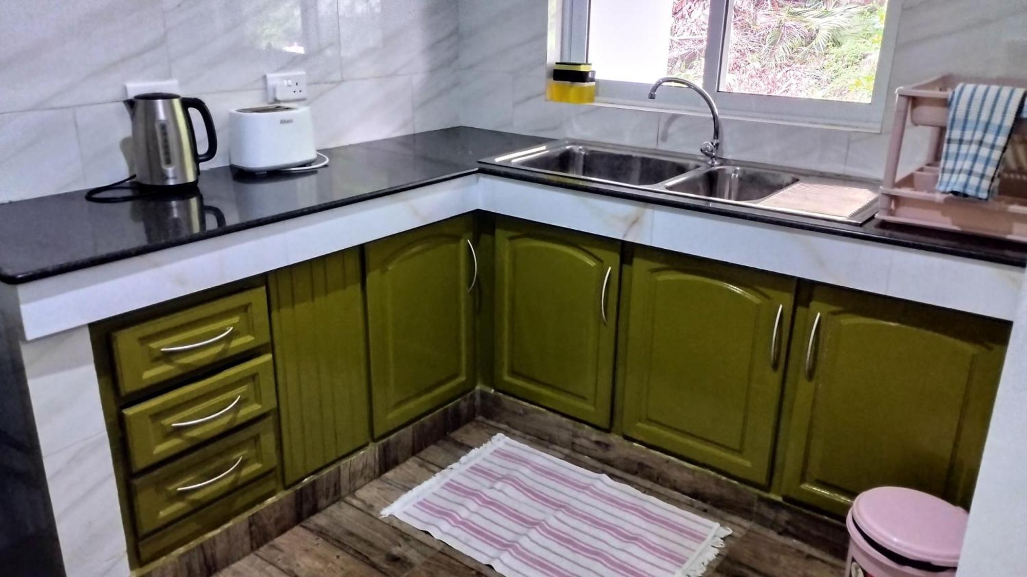Dovass Self Catering Apartments Takamaka Phòng bức ảnh
